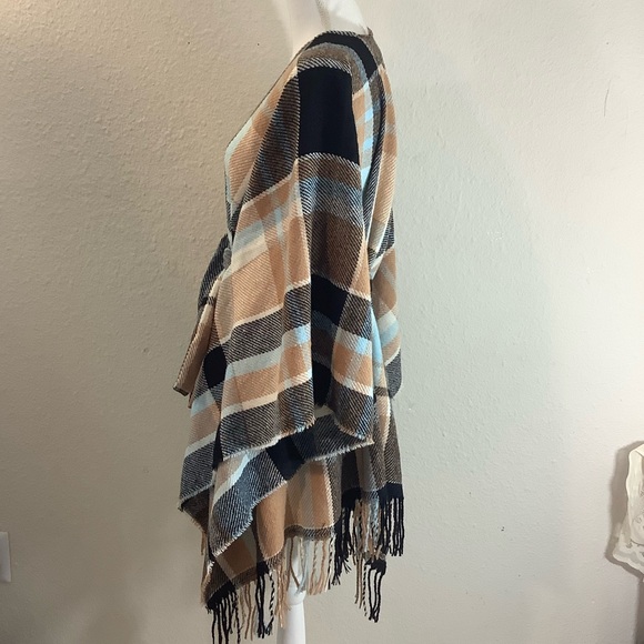 New Aerosoles plaid Wrap cape sweater wrap with belt O/S One size fits most - Picture 2 of 12